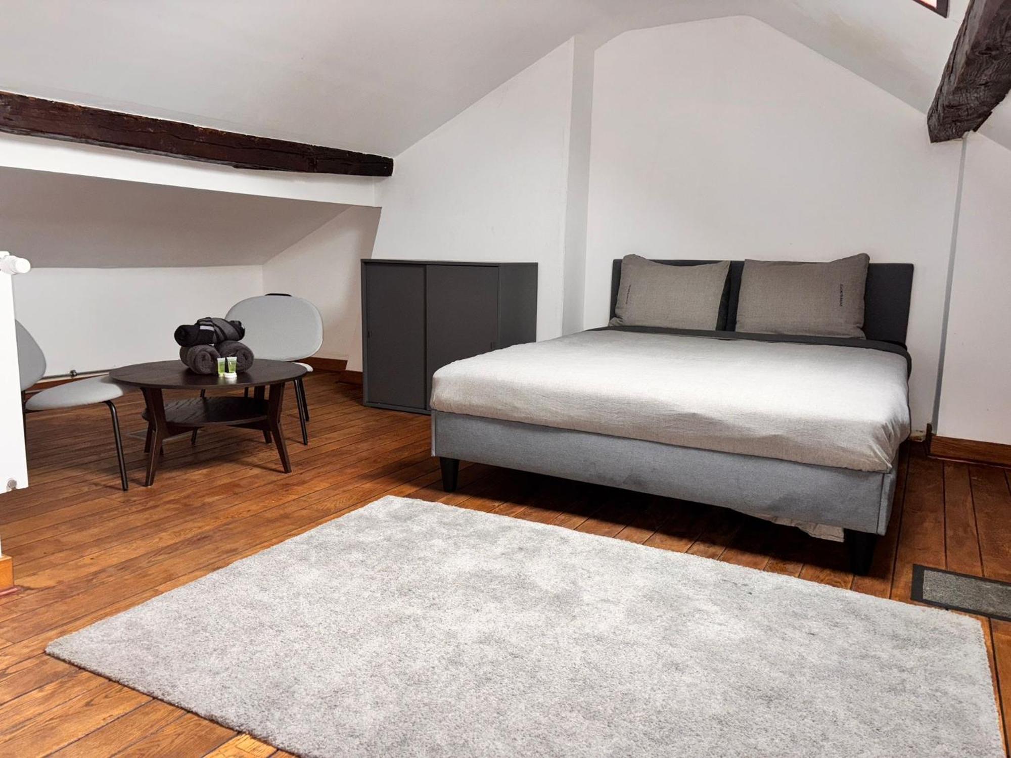 Spacieuse Privee Avec Salle De Bain Privee Lüttich