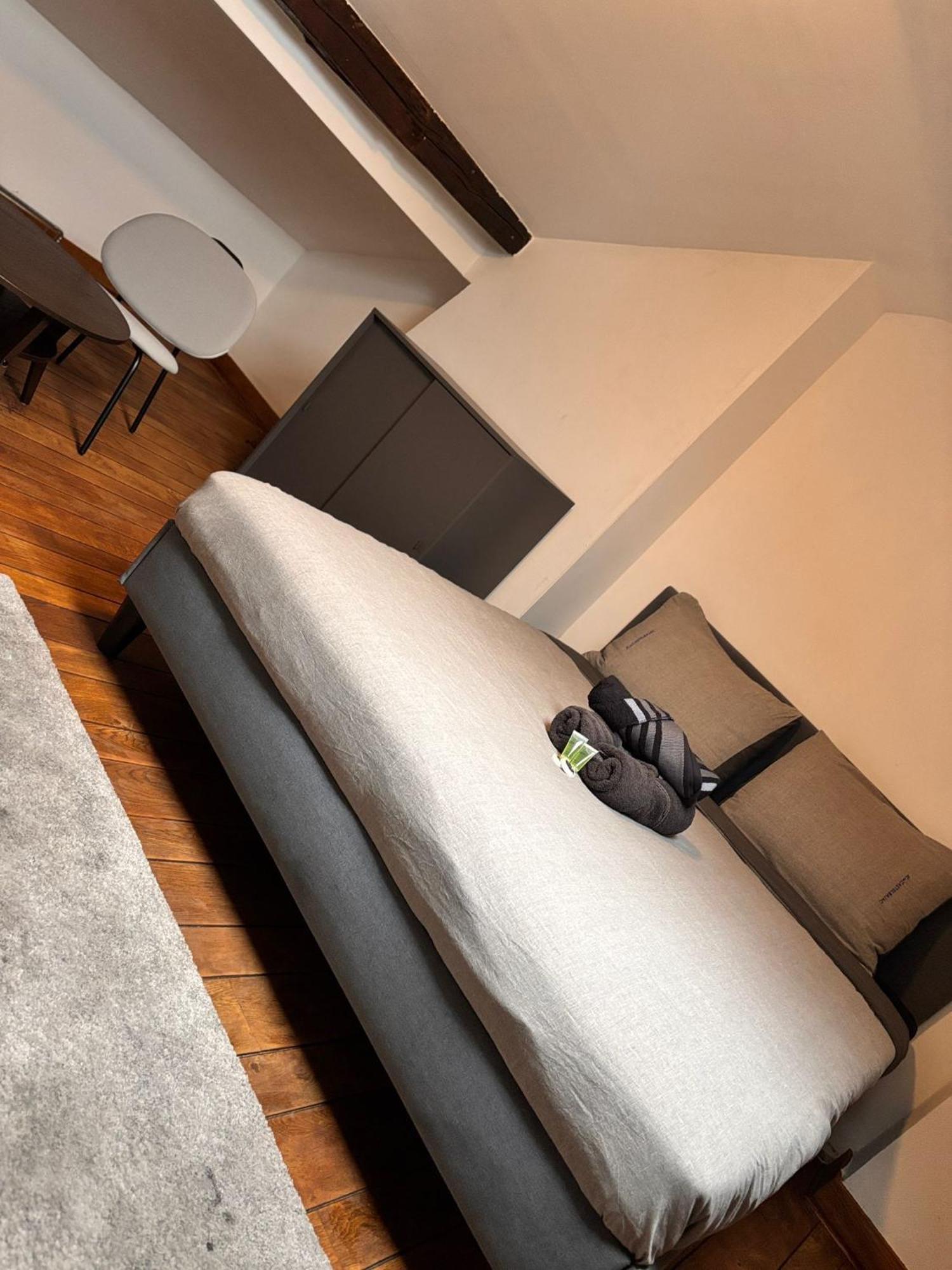 Privatunterkunft Spacieuse Privee Avec Salle De Bain Privee