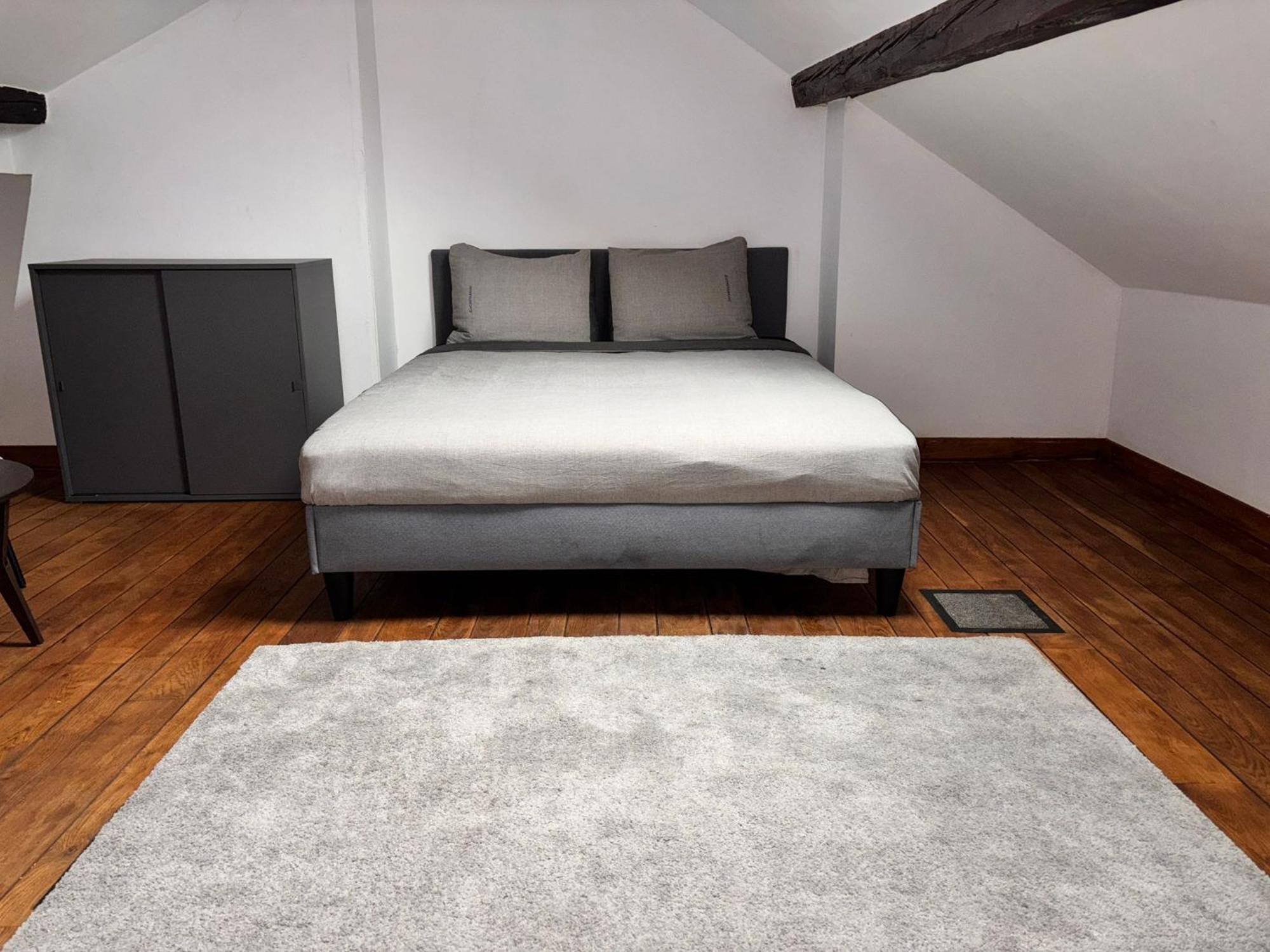 Privatunterkunft Spacieuse Privee Avec Salle De Bain Privee